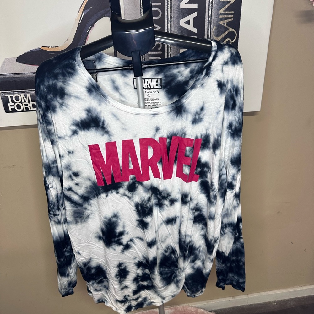 Her Universe Marvel Tie-Dye Sweatshirt - Black, White, and Red